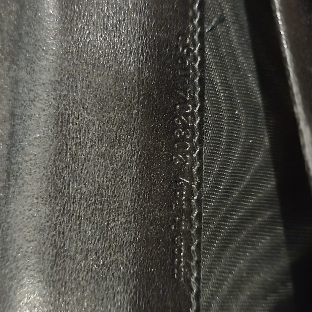 YSL Logo Patent Leather Bifold Snap Wallet w/Dustbag - Picture 13 of 14